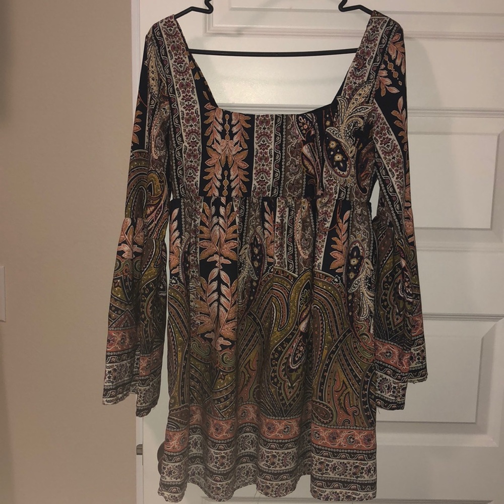 Bell sleeve fall patterned dress!
